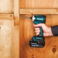 DTD171RTJ-MAKITA-WKRETARKA-UDAROWA-18V-180Nm-1-4-2.jpg